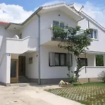 612-3 * Vodice